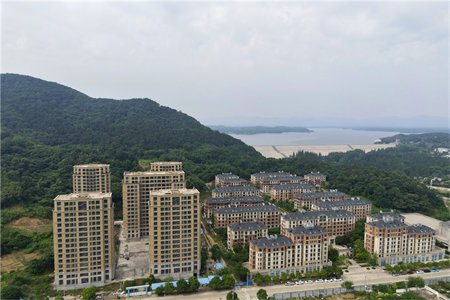 教师公寓3室2厅1卫50万76m2简单装修出售